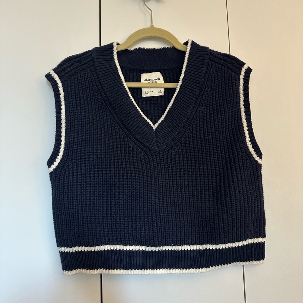 ABERCROMBIE NWT Navy blue sweater vest v-neck from Abercrombie